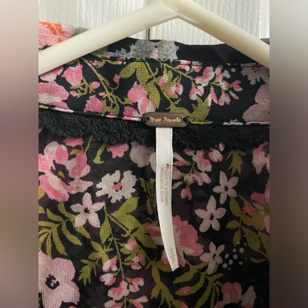 Free People Hold on to me floral L/S blouse, Small - Picture 9 of 14